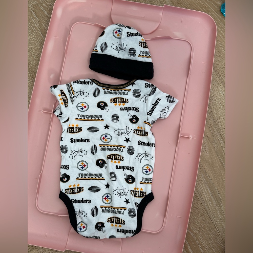 NFL Steelers Infant Bodysuit with Matching Hat for Baby